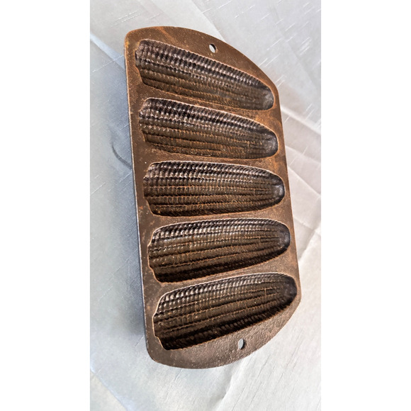 Vintage Lodge Cast Iron 527C2 - 5 Stick Corn Cob Cornbread Muffin Mold Pan 1960s - Picture 12 of 12